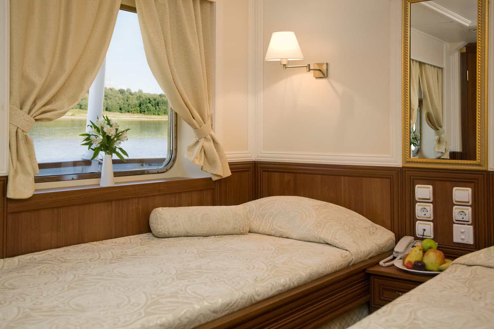 cruiseImg1